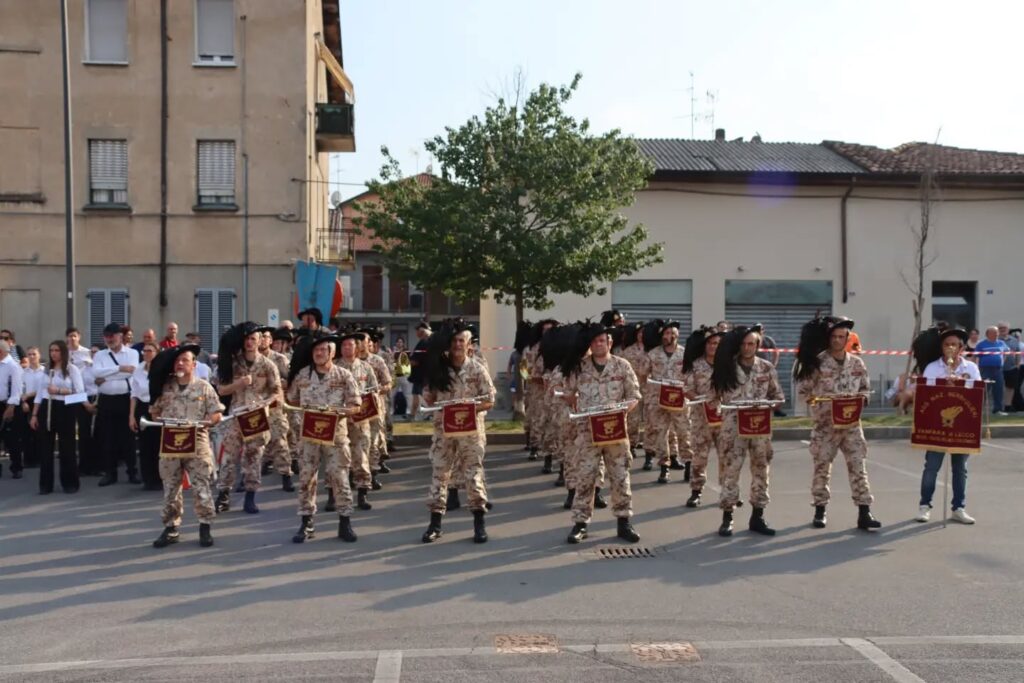 bersaglieri lecco - Brianza parade Band Veduggio